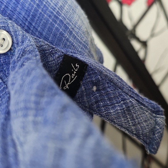 Rails Crinkle Blue Plaid Button-Up Shirt Size XS - Picture 4 of 6
